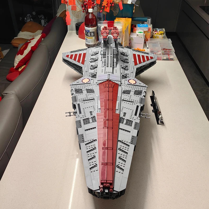 MINISO Disney 5374pcs Wars Stars Battle Biggest Venator-class Republic Attack Cr - Back View
