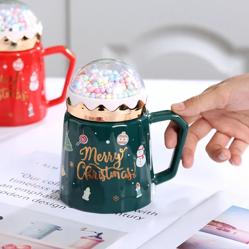 Christmas Mugs with lid and Santa Claus spoon Creative Planet Ceramic - Usage View
