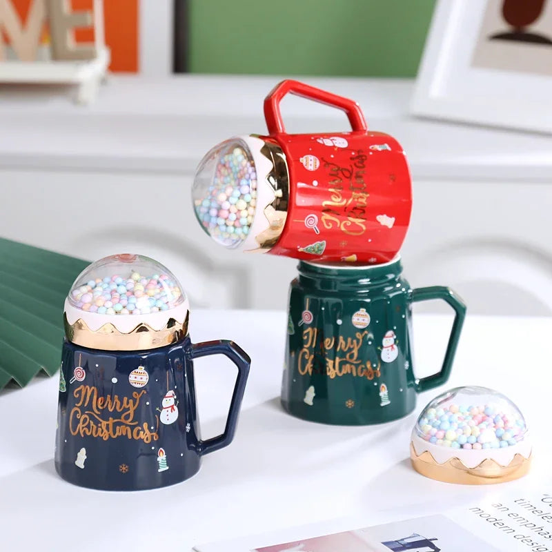 Christmas Mugs with lid and Santa Claus spoon Creative Planet Ceramic - Detail View