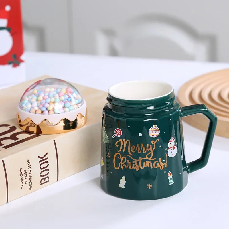 Christmas Mugs with lid and Santa Claus spoon Creative Planet Ceramic - Assembly Detail