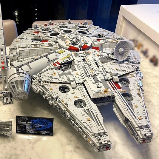 7541Pcs Largest Millenniumfalcon Starship Model Bricks 75192 Building  - Main View