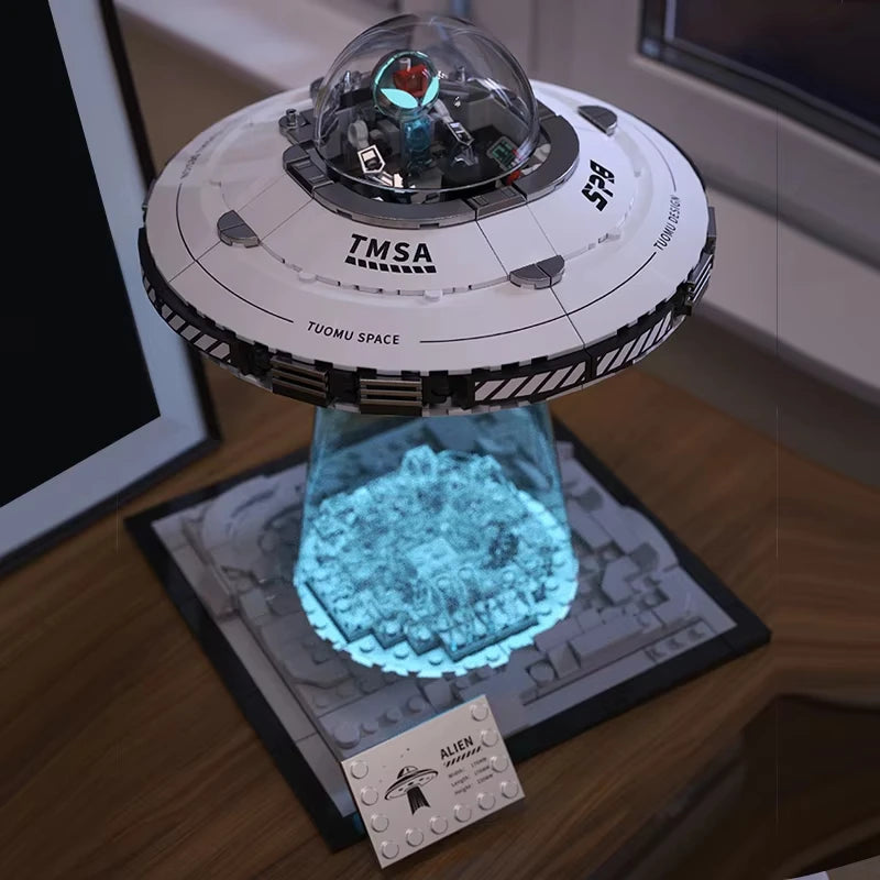 Hot 601pcs MOC Technical Space UFO Spaceship Building Blocks Spacecraft Bricks Model Assembling DIY Toys for Boys Birthday Gift - Features and Specifications