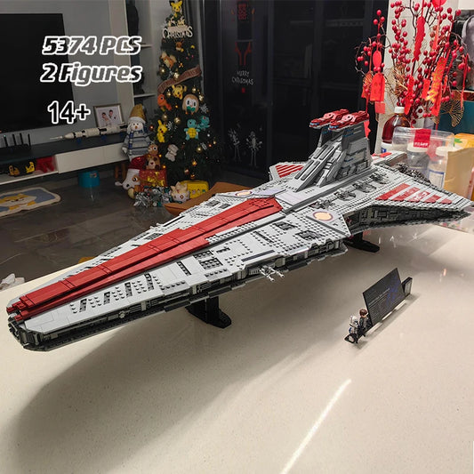 MINISO Disney 5374pcs Wars Stars Battle Biggest Venator-class Republic Attack Cr - Side View